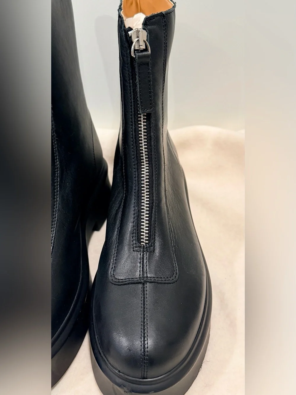 Steve Madden Jones Black Leather Front Zip Platform Ankle Boots Size 8.5 NWOB
